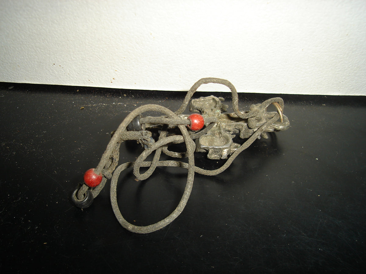 A2- Colguije Cruz De Calaveras De Los 90'S