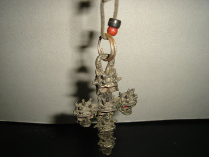 A2- Colguije Cruz De Calaveras De Los 90'S