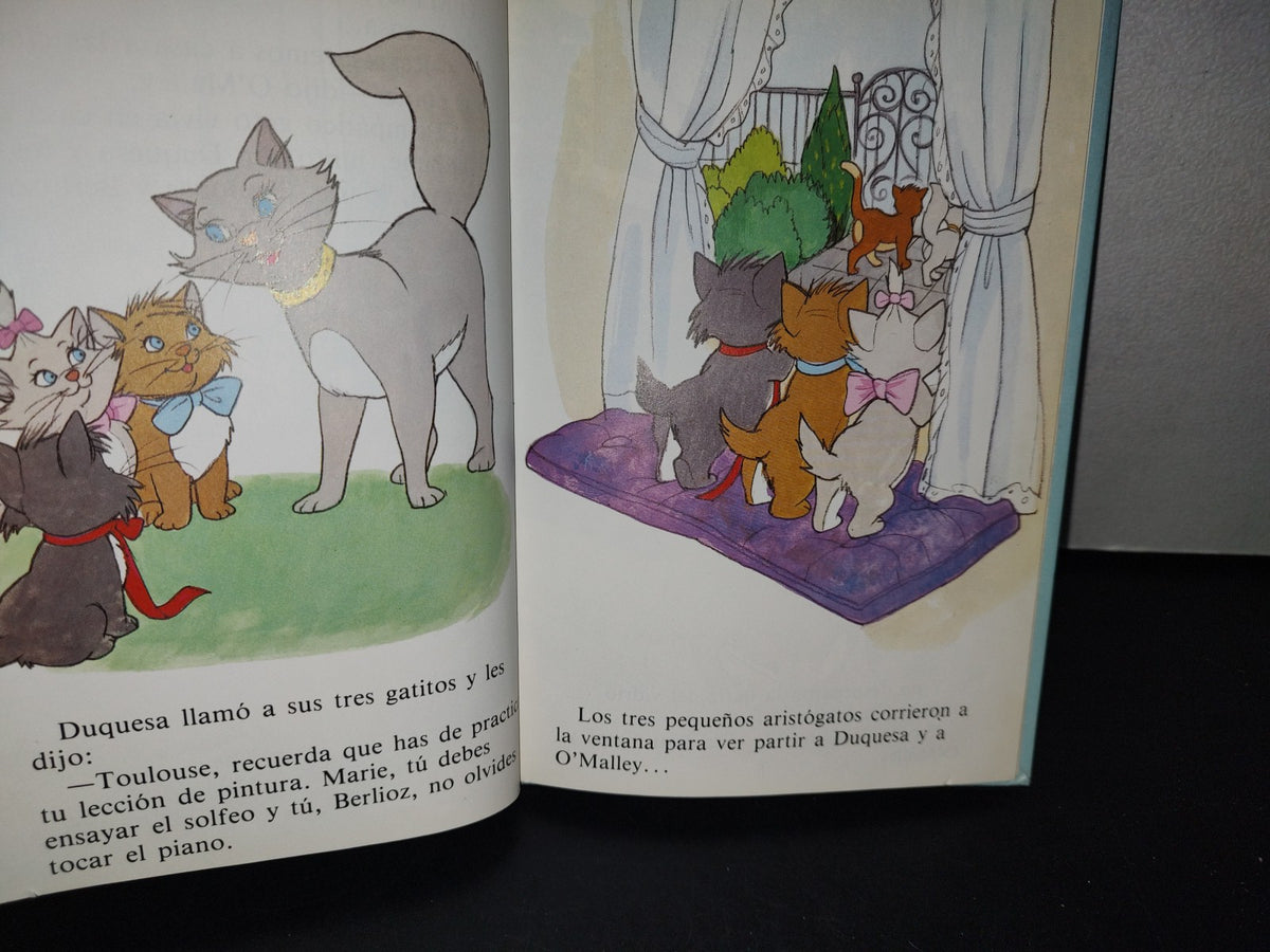 188- Walt Disney Presenta Tres Aristógatos Huyen De Casa - 1981
