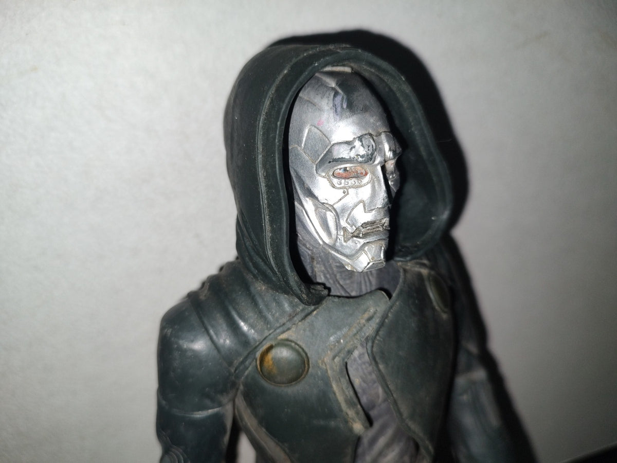A3- Figura Doctor Doom. De La Película Cuatro Fantásticos. Ff © 2005 Marvel Made In China Toy Biz Ww