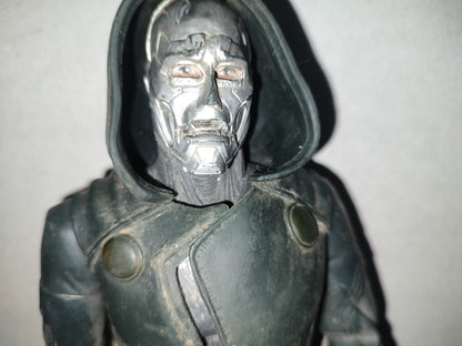 A3- Figura Doctor Doom. De La Película Cuatro Fantásticos. Ff © 2005 Marvel Made In China Toy Biz Ww
