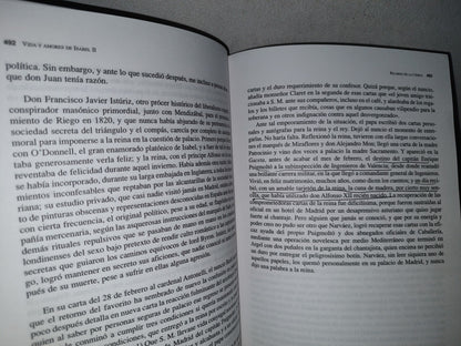 78- Vida Y Amores De Isabel II (El Triángulo) - Ricardo De La Cierva - Primera Edición 1999