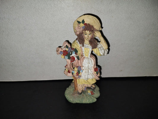 A5- Pieza De Resina. Mujer Victoriana Con Sombrero Y Ramo De Flores En Brazo - 80'S
