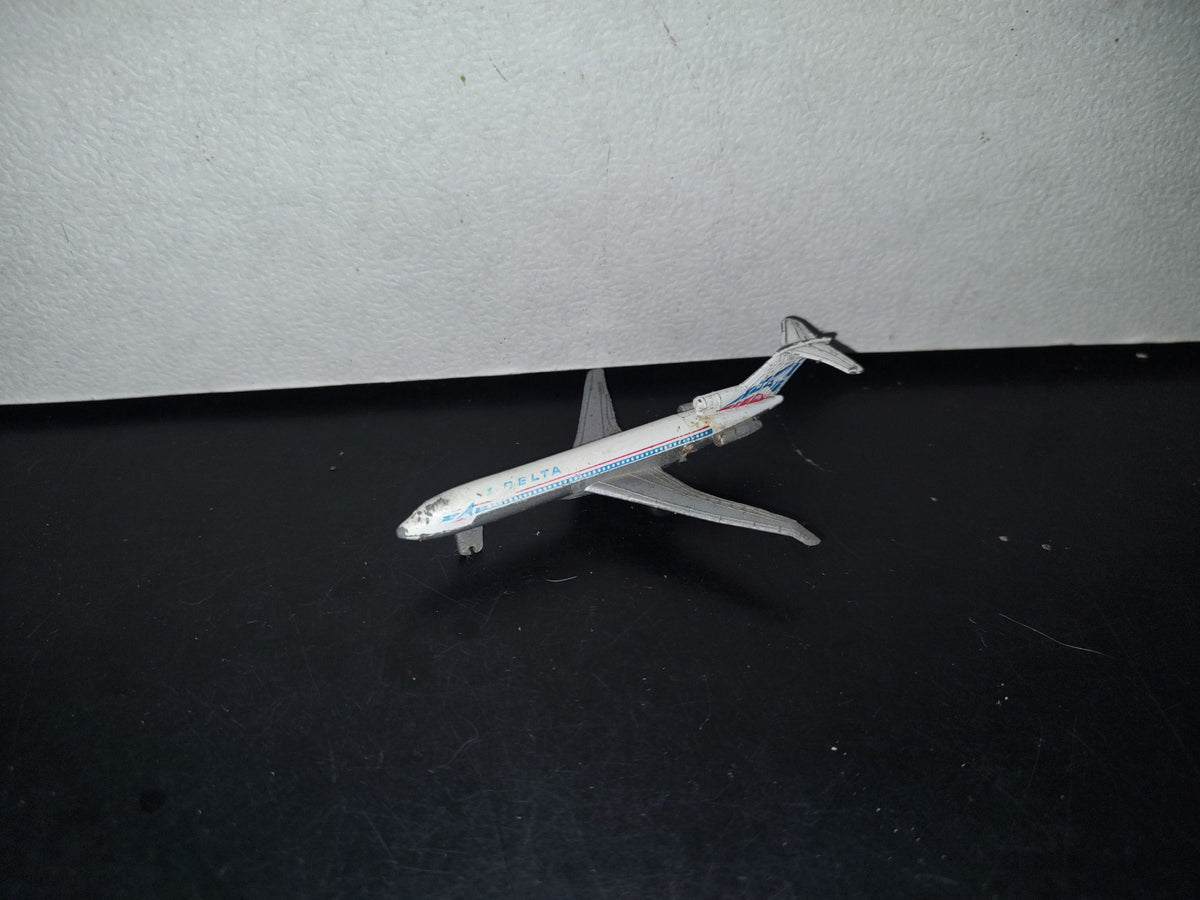 A3- Avión De Metal. Delta - Boeing 727