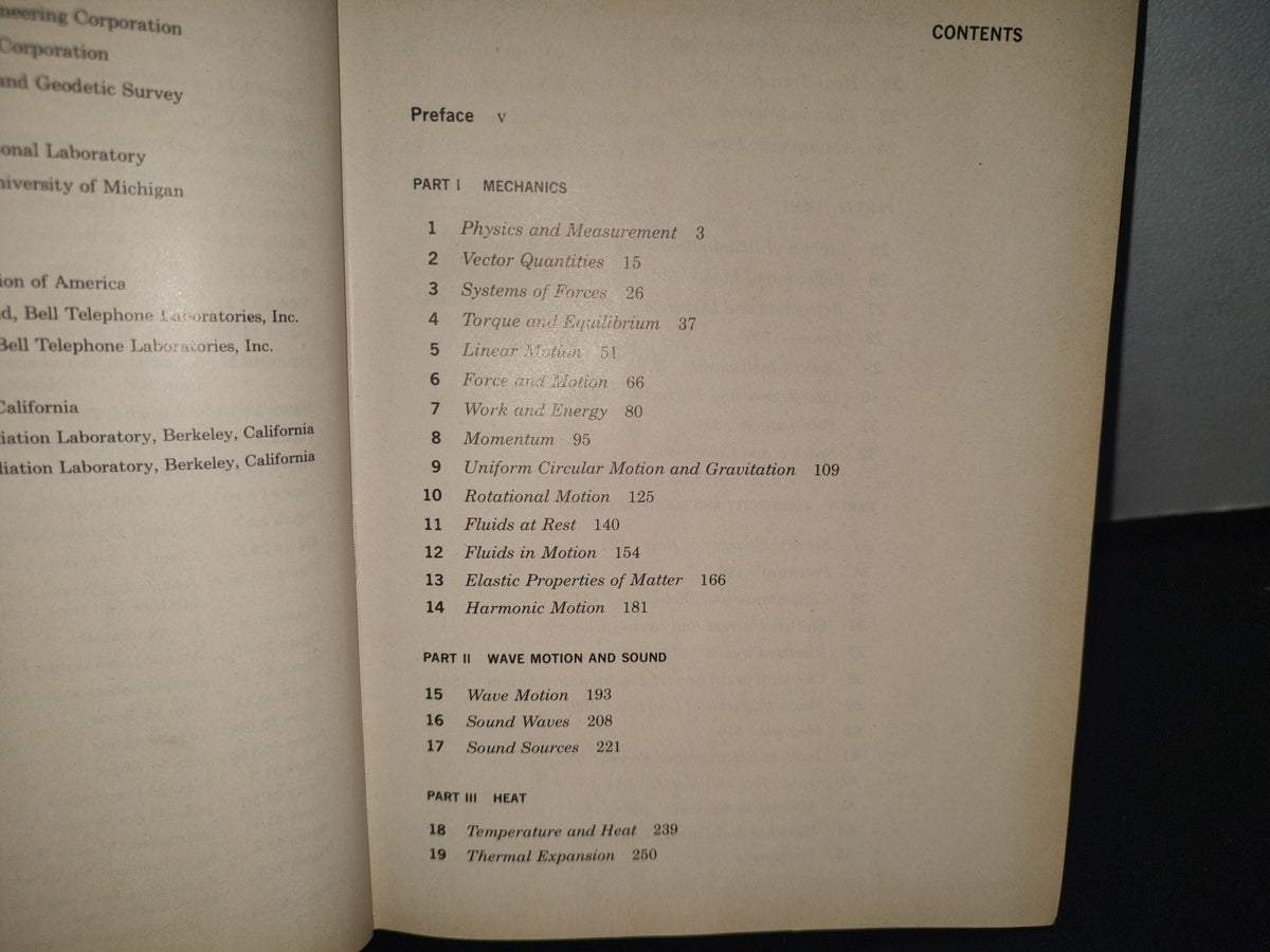 23- Elementos De Física / Elements Of Physics. Seventh Edition - Smith And Cooper - 1964