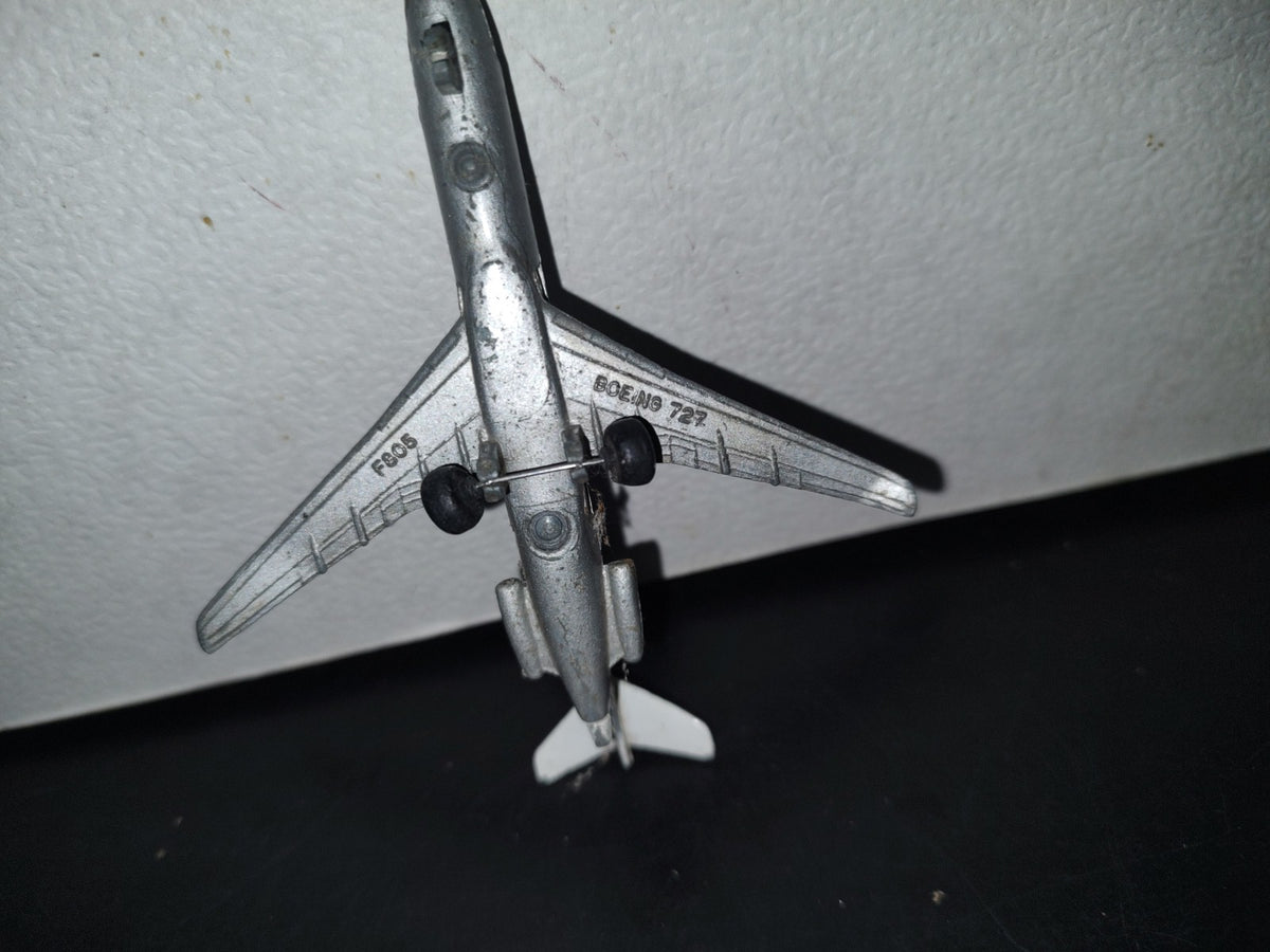 A3- Avión De Metal. Delta - Boeing 727