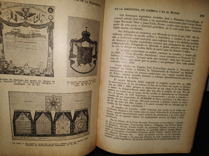 57- Masonería. Historia De Los Hermanos Tres Puntos - Alberto J. Triana - 1960