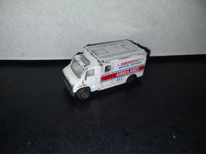 A3- Carrito Ambulancia De Metal Marca Maisto - 90'S