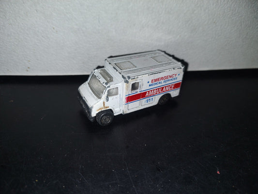 A3- Carrito Ambulancia De Metal Marca Maisto - 90'S