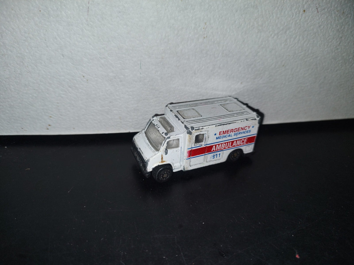 A3- Carrito Ambulancia De Metal Marca Maisto - 90'S