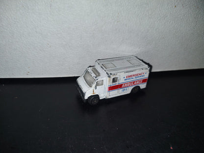 A3- Carrito Ambulancia De Metal Marca Maisto - 90'S