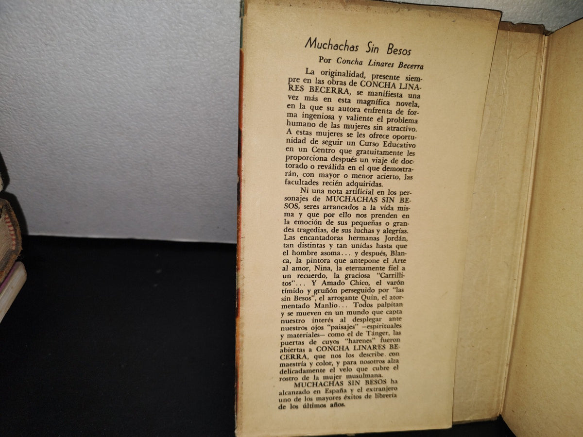 23- Muchachas Sin Besos - Concha Linares Becerra - 1956