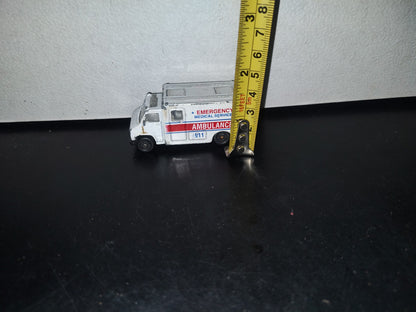 A3- Carrito Ambulancia De Metal Marca Maisto - 90'S