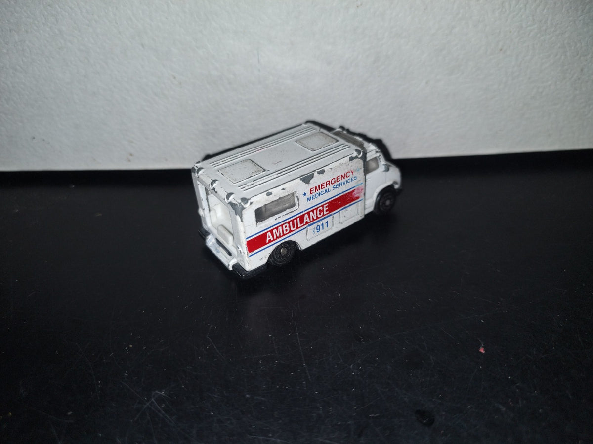 A3- Carrito Ambulancia De Metal Marca Maisto - 90'S