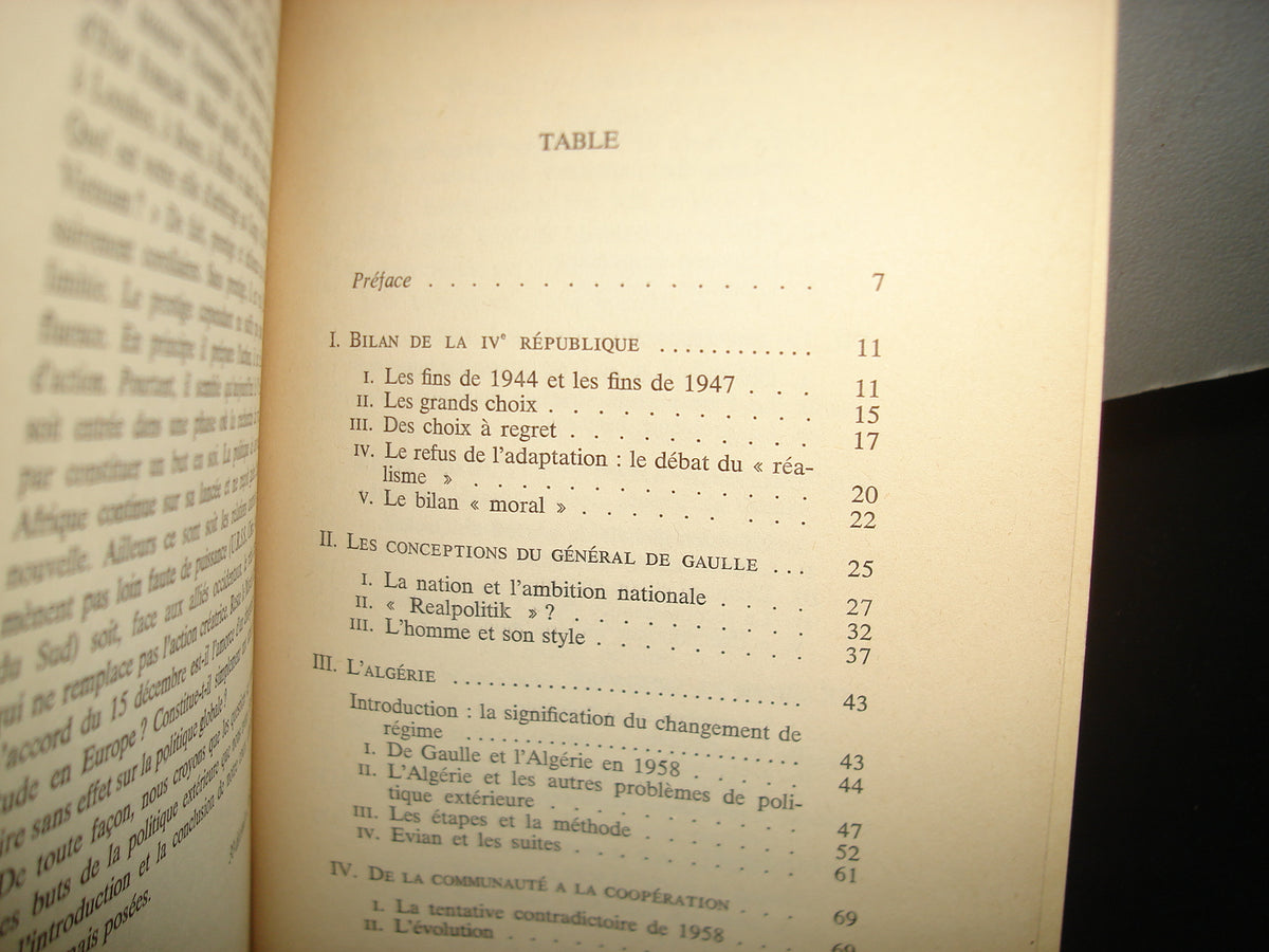 4- Francés - La Politique Extérieure De La V République / La Política Exterior - Alfred Grosser