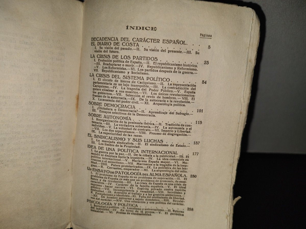 139- España En El Crisol. Un Estado Que Se Disuelve Y Un Pueblo Que Renace. Luis Araquistain. Barcelona, Editorial Miverva S. A., 1900'S