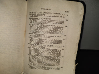 139- España En El Crisol. Un Estado Que Se Disuelve Y Un Pueblo Que Renace. Luis Araquistain. Barcelona, Editorial Miverva S. A., 1900'S