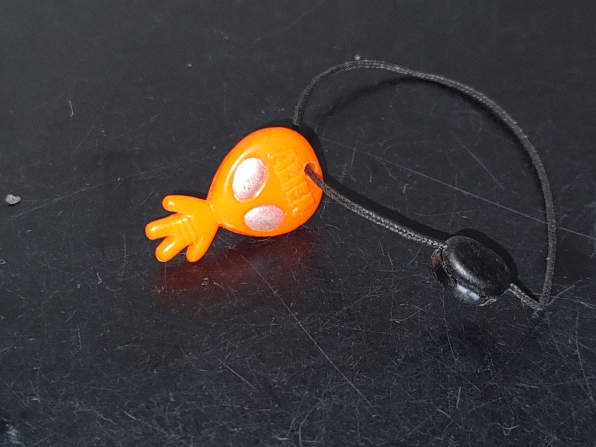 A3- Colguije De Alien Naranja De Productos Gamesa: Conexión Alien - 2005