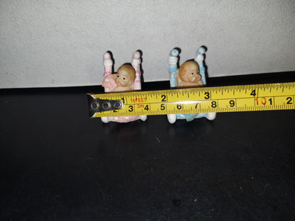 A3- Juego De 2 Piezas De Resina. Bebés En Carriola - 90'S
