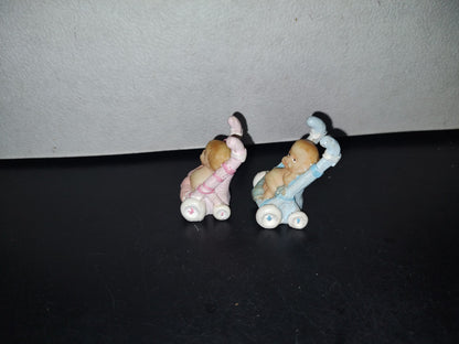 A3- Juego De 2 Piezas De Resina. Bebés En Carriola - 90'S