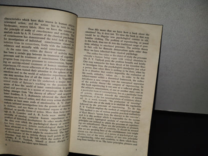 153- The Psychology Of Experiencing. An Analysis Of How Critical Situations Are Dealt With - Fyodor Vasilyuk. Progres Publishers, Moscow - 1984