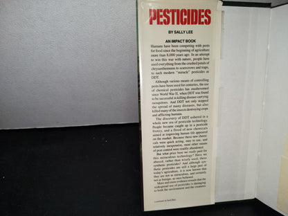59- Pesticidas / Pesticides - Sally Lee
