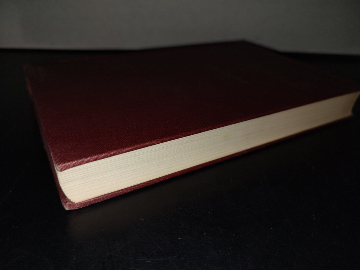 153- The Complete Poodle - Lydia Hopkins - Howellbook House, Inc. - 1962