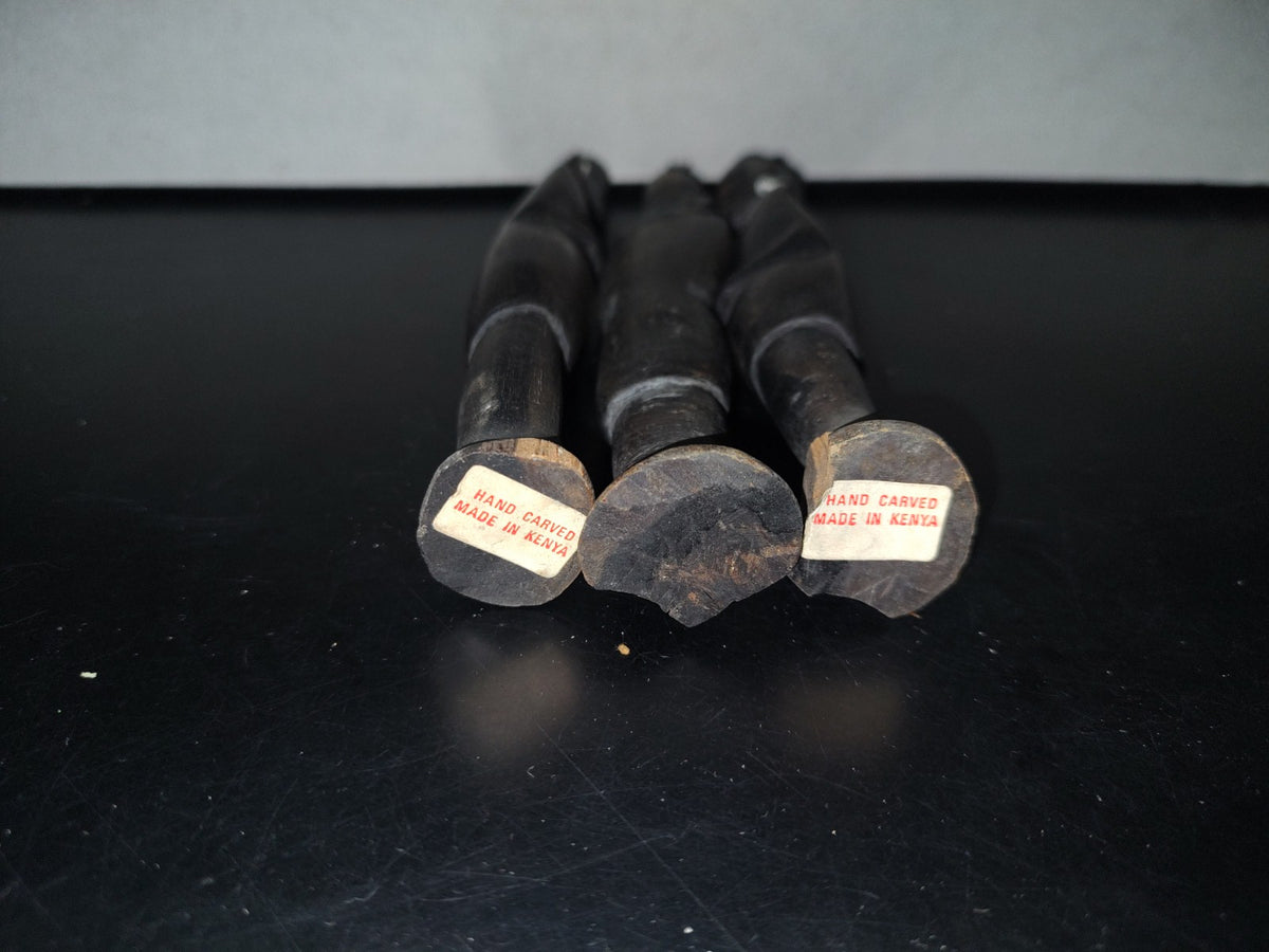 A3- Piezas De Madera Africanas Talladas A Mano. Juego De 3 Aborígenes De Pie. Del País De Kenia 80'S