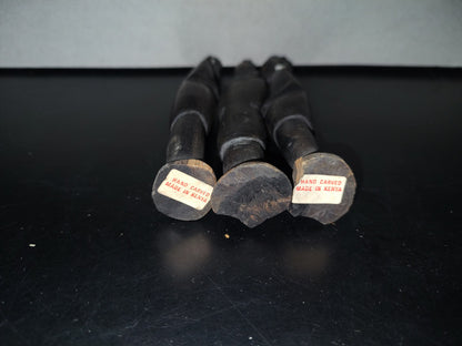 A3- Piezas De Madera Africanas Talladas A Mano. Juego De 3 Aborígenes De Pie. Del País De Kenia 80'S