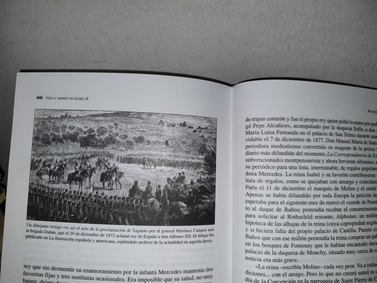 78- Vida Y Amores De Isabel II (El Triángulo) - Ricardo De La Cierva - Primera Edición 1999