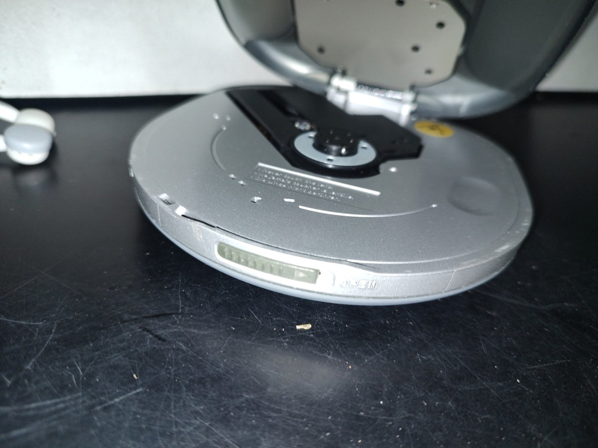 A3-Reproductor De Cd Memorex. Modelo Md6445Cp - 2001