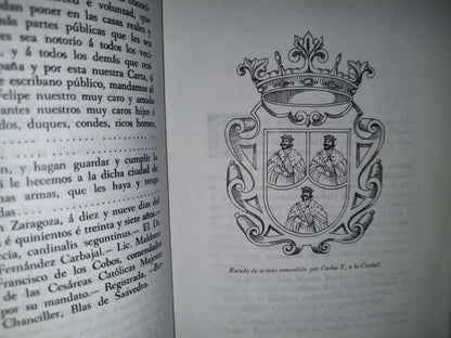 201- El Centro Histórico De Morelia - Rubén Murillo Delgado. Edición Bilingüe. Colección Policromia Michoacana. V. Recolipación De Datos Rubén Murillo Delgado. Editado Por Fimax Publicistas. Morelia Michoacán, Mex. Primera Edición 1987