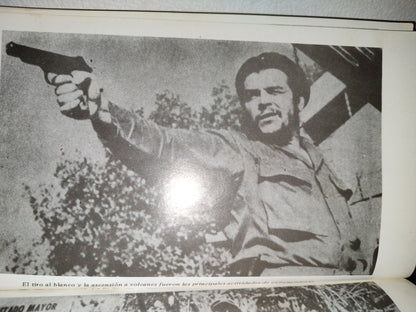 48- ...Aquí Va Un Soldado De América - Ernesto Guevara Lynch - 1989