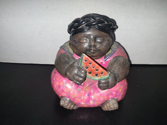 A1- Pieza De Cerámica. Mujer Indígena Con Vestimenta Típica Comiendo Sandía. Estilo Botero - 80'S