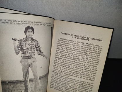75- Chakos Para La Defensa Y El Ataque - Ber-Lee - Editora Y Distribuidora Mexicana. Primera Edición 1979