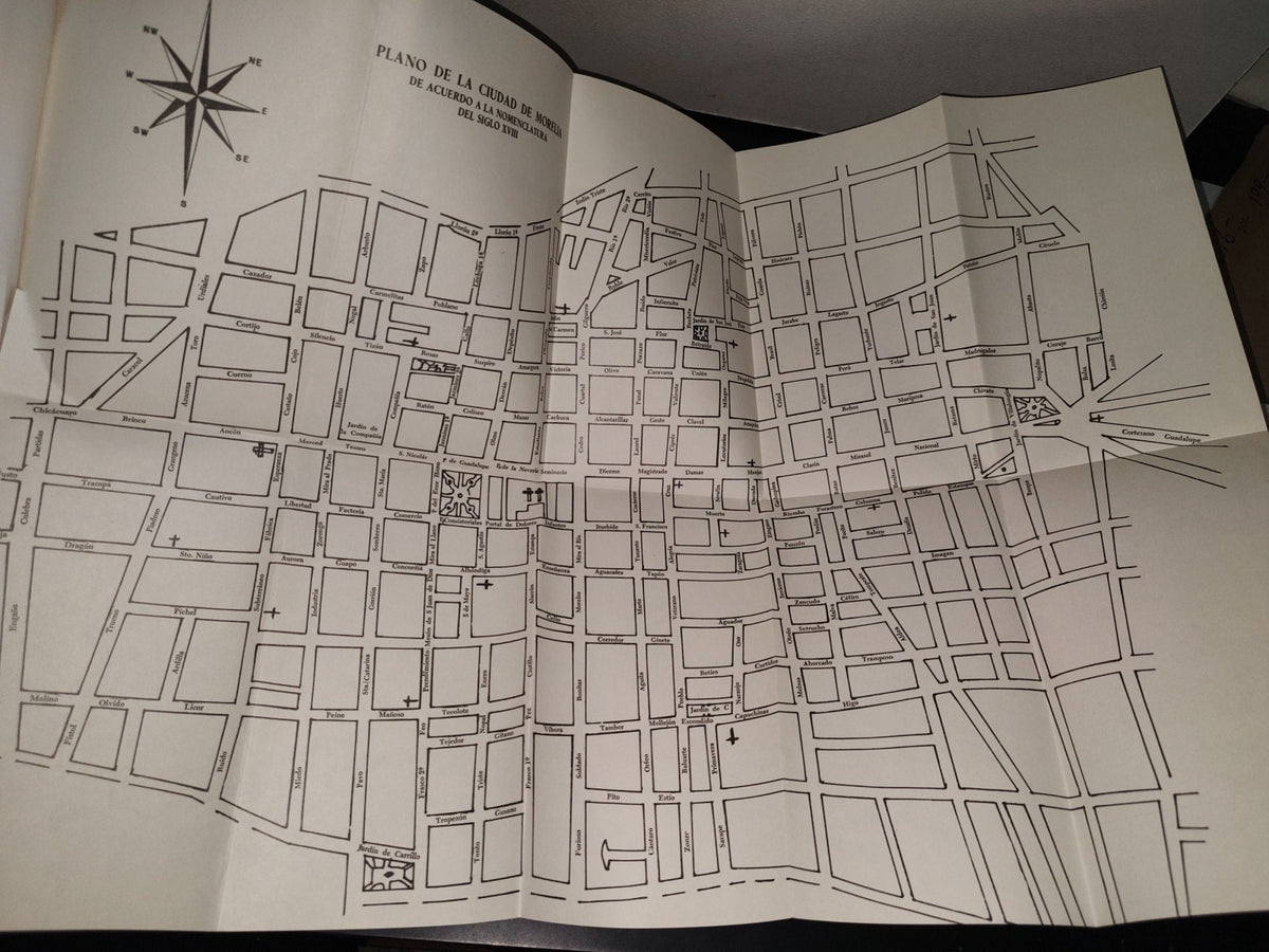 201- El Centro Histórico De Morelia - Rubén Murillo Delgado. Edición Bilingüe. Colección Policromia Michoacana. V. Recolipación De Datos Rubén Murillo Delgado. Editado Por Fimax Publicistas. Morelia Michoacán, Mex. Primera Edición 1987