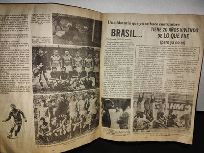 124- Revista Vintage De Fútbol: Balón Fútbol Mundial. Argentina (Subcampeón). No. 1374, Julio 1990