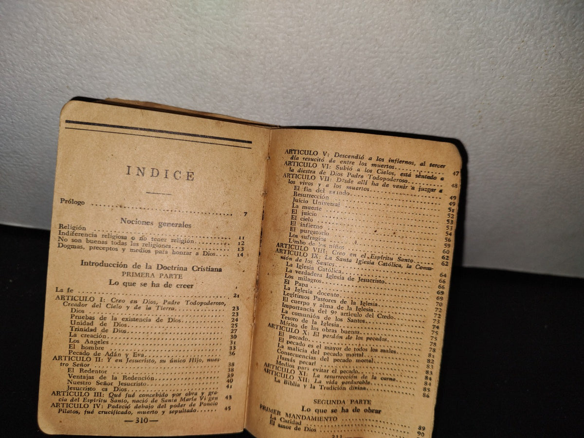 63- Instrucción Religiosa. El Cristianismo. Sus Dogmas, Oraciones, Mandamientos Y Sacramentos - 1950