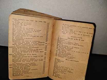 63- Instrucción Religiosa. El Cristianismo. Sus Dogmas, Oraciones, Mandamientos Y Sacramentos - 1950