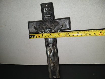 A6- Antiguo Crucifijo De Metal Macizo - 50'S - 60'S