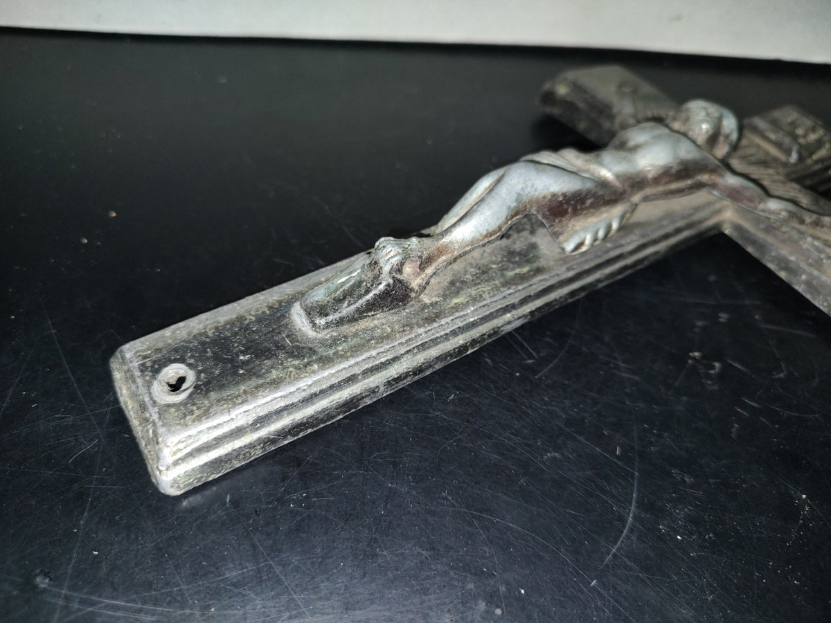 A6- Antiguo Crucifijo De Metal Macizo - 50'S - 60'S