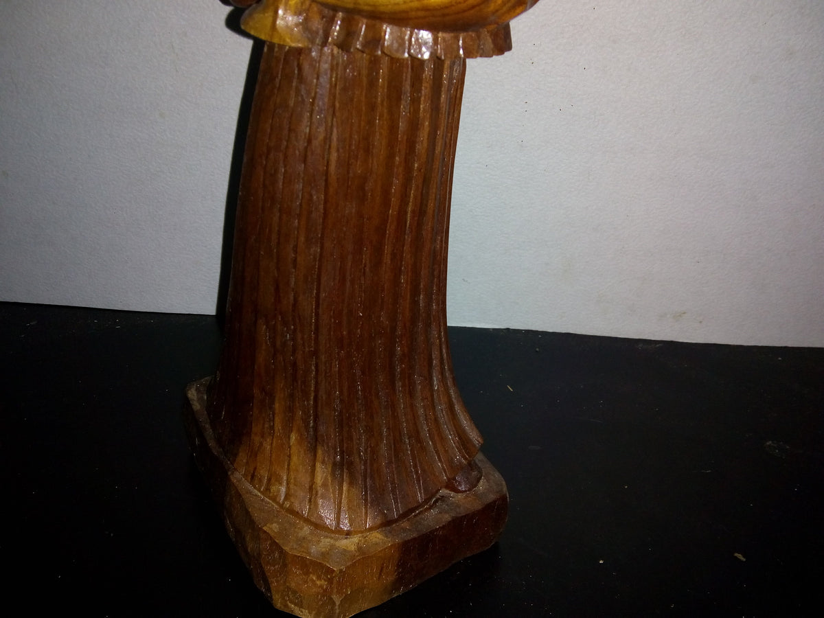 A2- Escultura Tallada En Madera. Mujer Indígena Con Niño En La Espalda - 80's - 90's