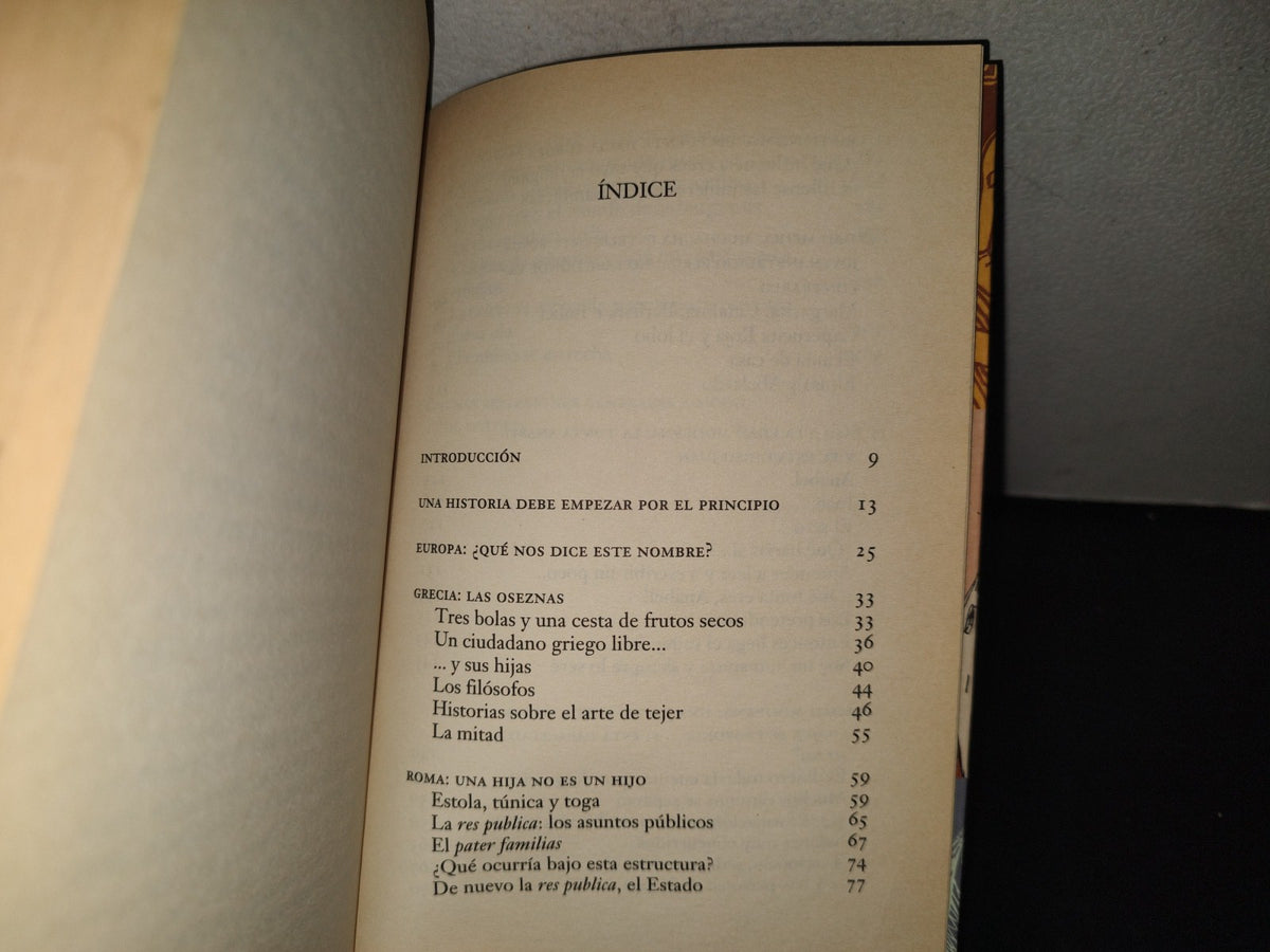 214- Una Hija No Es Un Hijo. La Historia De Las Niñas Desde La Antigüedad Hasta Nuestros Días - Wiebke Von Thadden - Primera Edición 2001