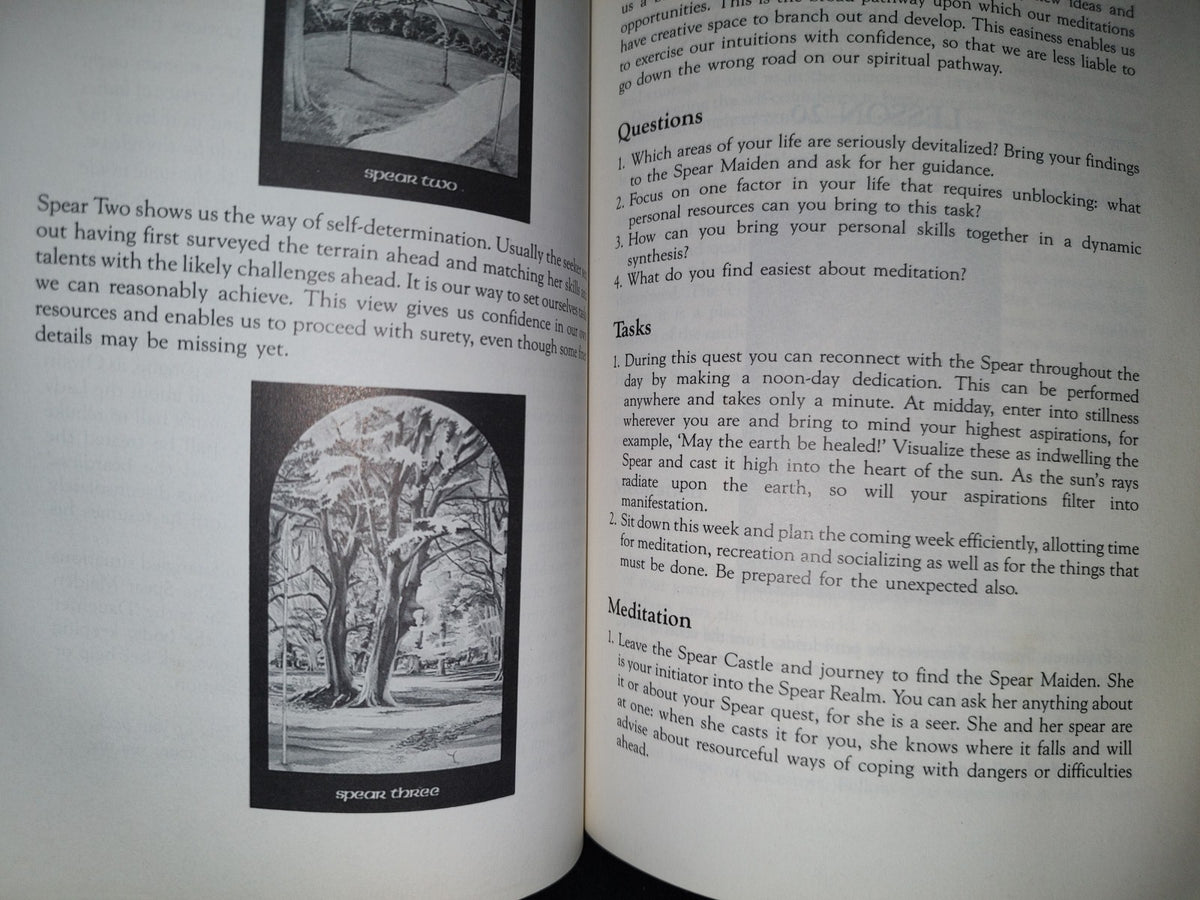 180- The Arthurian Tarot Course. A Quest For All Sesons - Caitlin Matthews. First Published By Thorsons 1993