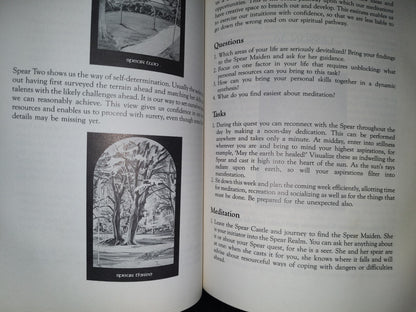 180- The Arthurian Tarot Course. A Quest For All Sesons - Caitlin Matthews. First Published By Thorsons 1993