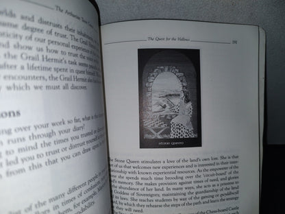 180- The Arthurian Tarot Course. A Quest For All Sesons - Caitlin Matthews. First Published By Thorsons 1993