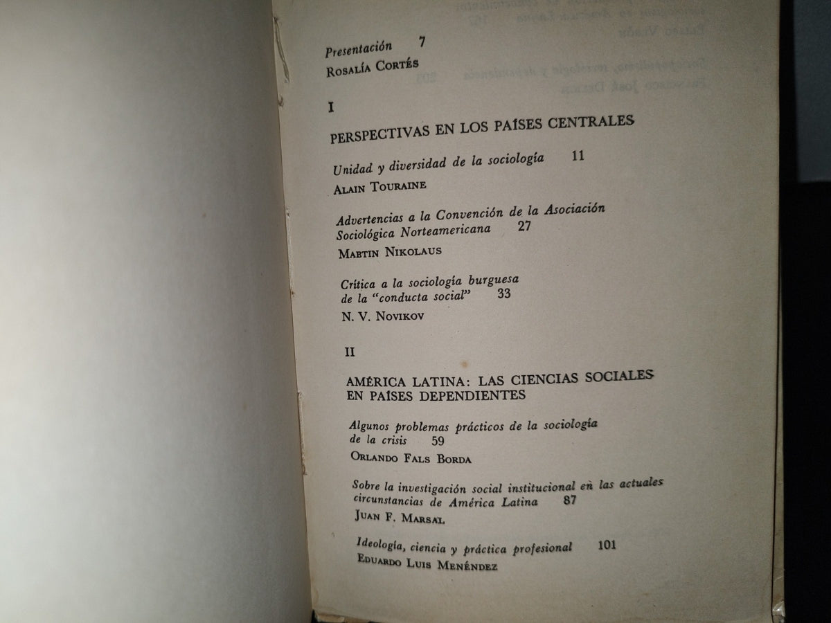 202- Ciencias Sociales: Ideología Y Realidad Nacional - Alain Touraine Y Otros