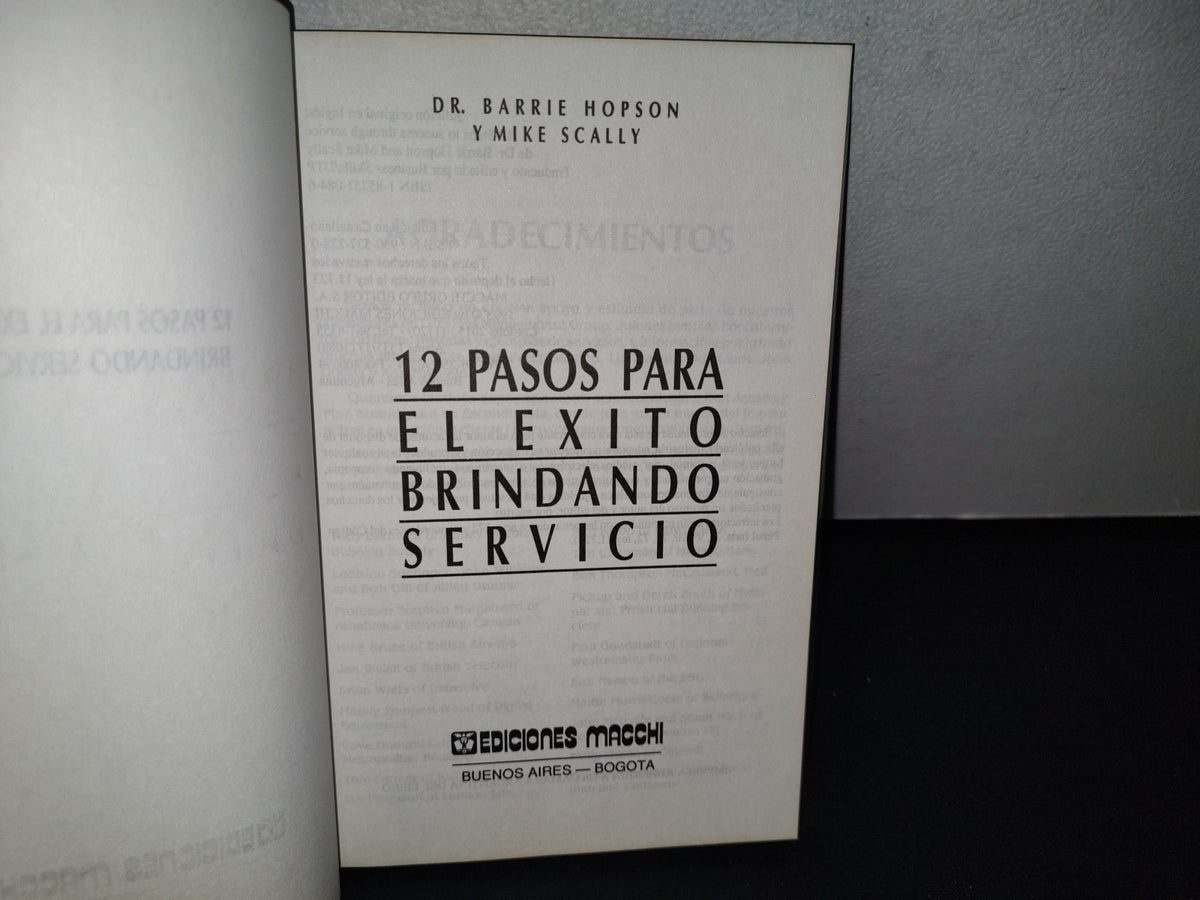 180- Doce Pasos Para El Éxito Brindando Servicio - Barry Hopson, Mike Scally