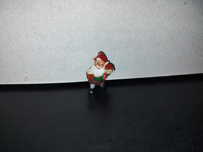 A3- Mini Figurita. Duende Navideño Con Cena En Brazo - 90'S