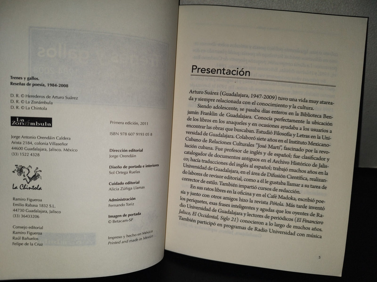 118- Trenes Y Gallos. Reseñas De Poesía, 1984-2008 - Arturo Suárez - La Zonámbula - Primera Edición, 2011